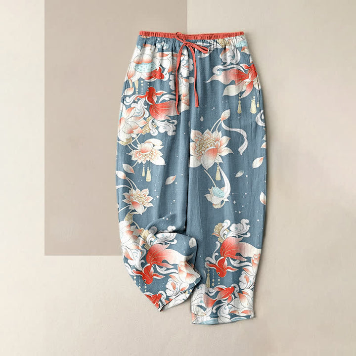 Buddha Stones Pantaloni da donna in puro cotone con elastico in vita e tasche, fantasia a loto rosso e carpe koi. - Azzurro chiaro - US16, UK/AU20, EU48 (3XL) - image 3