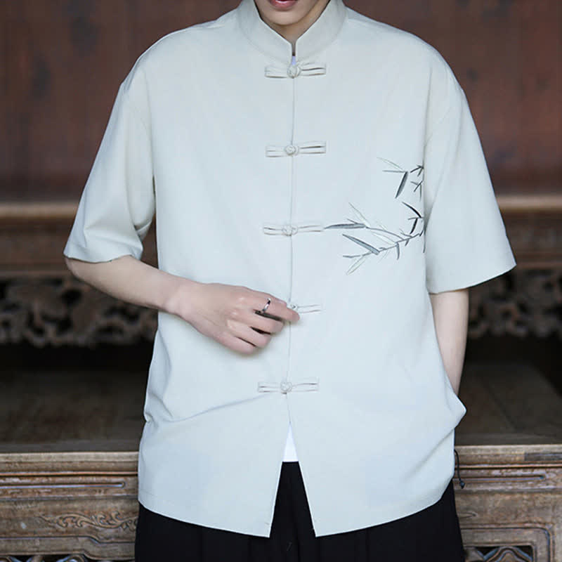 Buddha Stones Camicia da uomo a maniche corte stile Tang estivo con colletto alla coreana, bottoni a rana e ricamo di bambù. - image 1