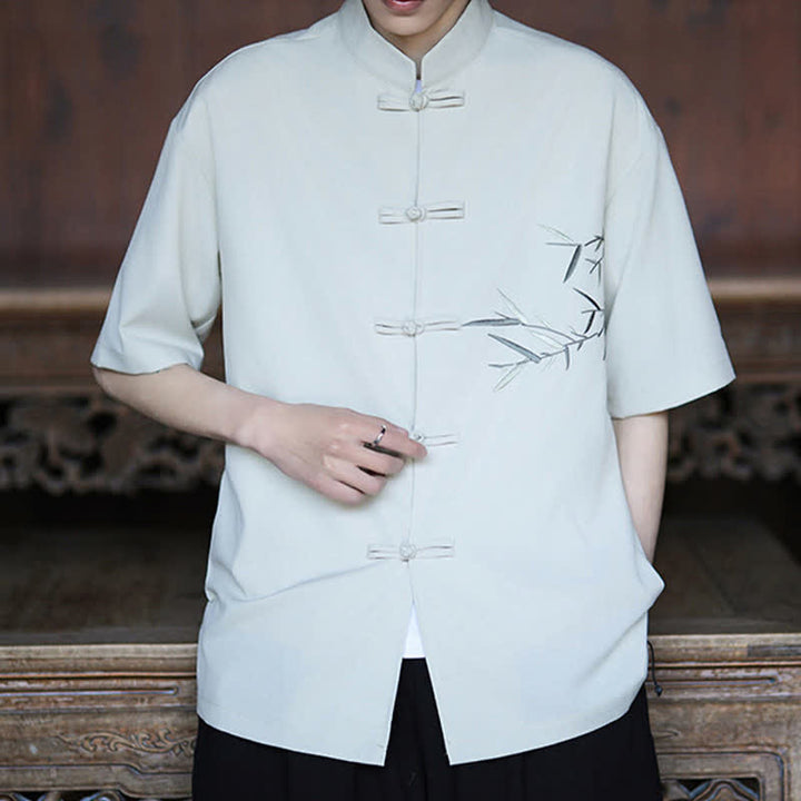 Buddha Stones Camicia da uomo a maniche corte stile Tang estivo con colletto alla coreana, bottoni a rana e ricamo di bambù. - image 1