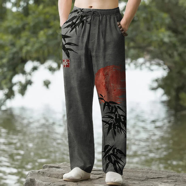 Buddha Stones Pantaloni da uomo affusolati con tasche, stampa a sole e bambù, in cotone inchiostrato. - Grigio tenue - US/UK/AU50, EU60 (5XL) - image 4