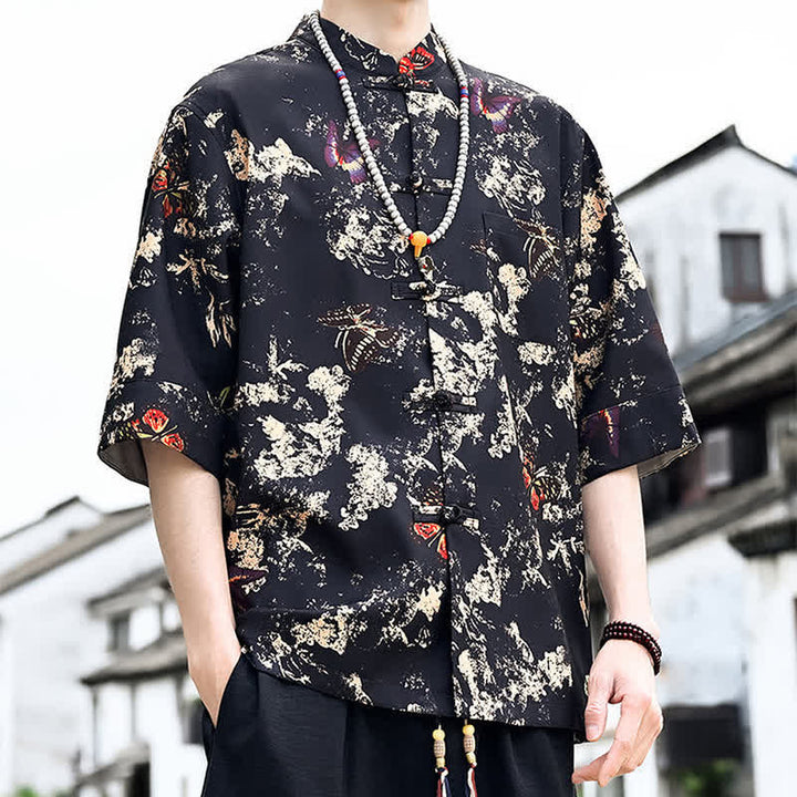 Buddha Stones Camicia da uomo a maniche a tre quarti con taschino sul petto, modello Summer Tang Style con bottoni a rana, stampa floreale, foglie e farfalle. - image 5