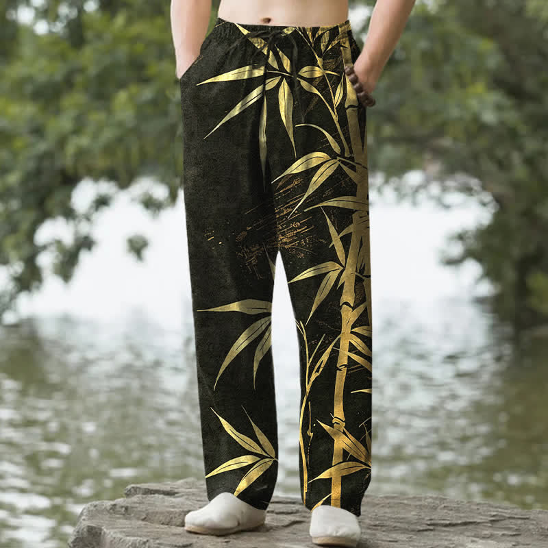 Buddha Stones Pantaloni da uomo affusolati in cotone con motivo a foglie di bambù dorate e tasche. - Nero - US/UK/AU50, EU60 (5XL) - image 0