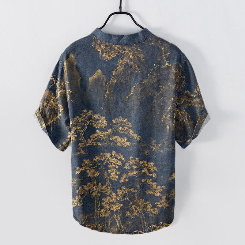 Buddha Stones Camicia da uomo a maniche corte con mezzo bottone, in cotone, con motivo a pini dorati di montagna. - image 1