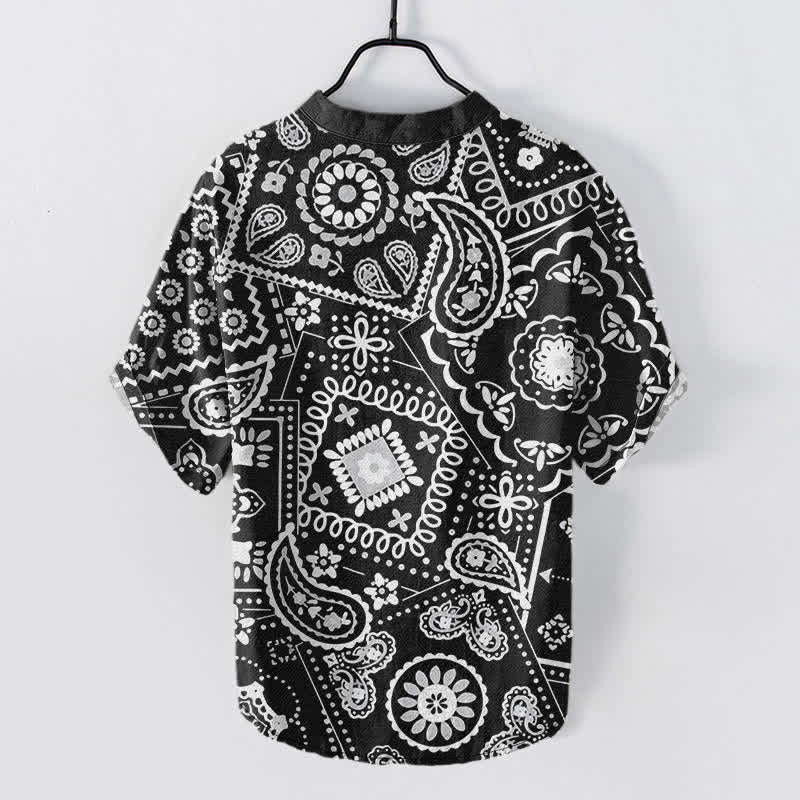 Buddha Stones Camicia da uomo classica in cotone bianco con motivo paisley, maniche corte e mezza bottoni. - image 1