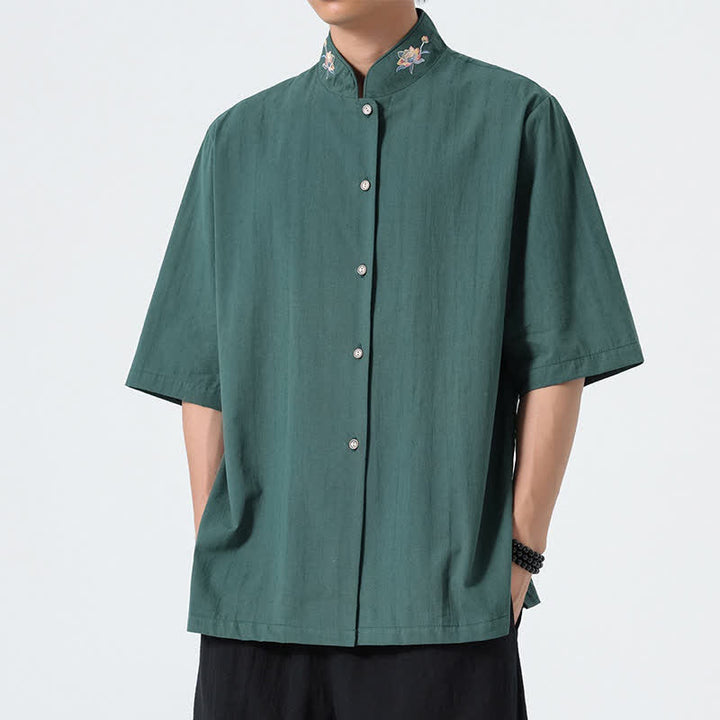 Buddha Stones Camicia da uomo tinta unita stile Tang estiva con colletto alla coreana e ricamo a loto. - Verde mare - US/UK/AU46, EU56 (5XL) - image 0