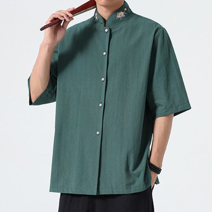 Buddha Stones Camicia da uomo tinta unita stile Tang estiva con colletto alla coreana e ricamo a loto. - image 7
