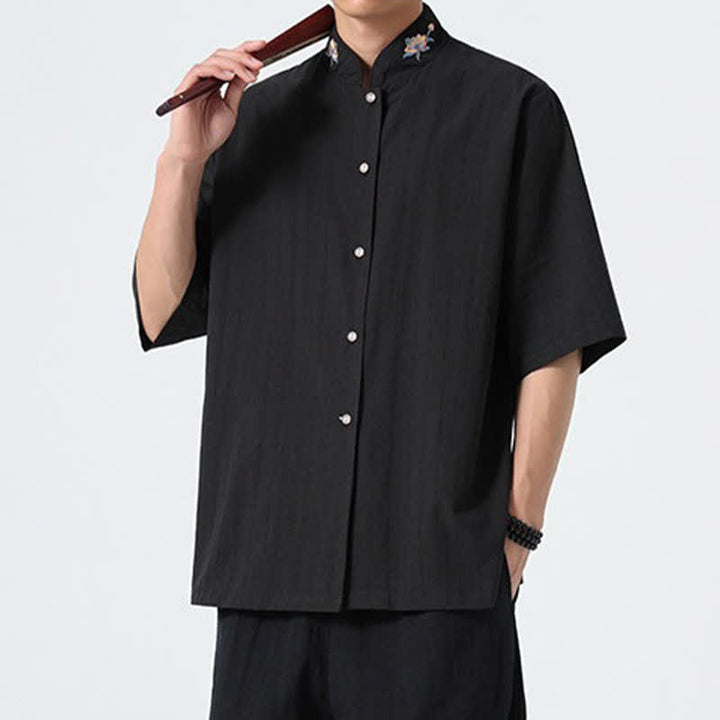 Buddha Stones Camicia da uomo tinta unita stile Tang estiva con colletto alla coreana e ricamo a loto. - image 15