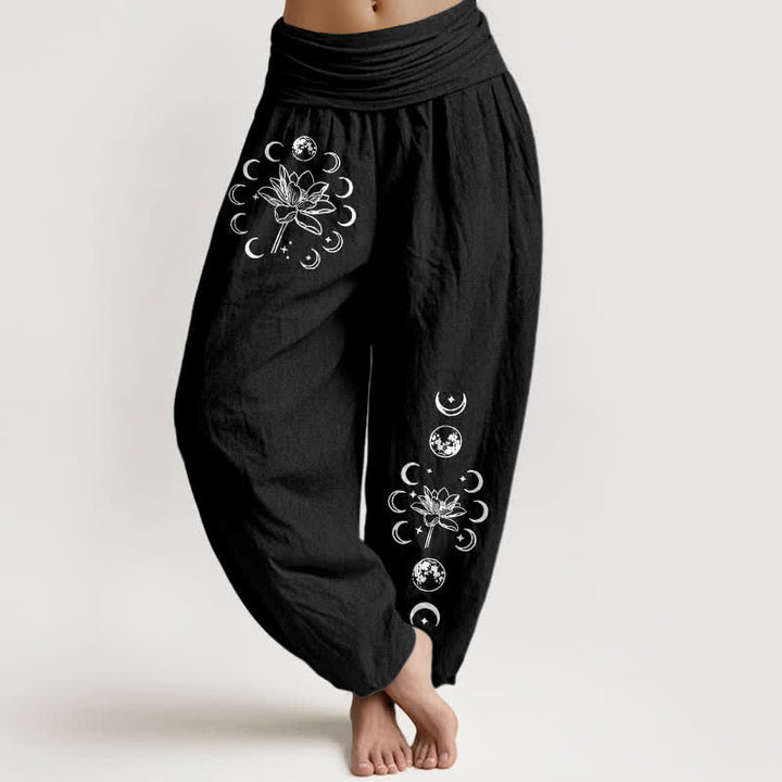 Buddha Stones Pantaloni harem da donna in puro cotone con motivo a loto e fasi lunari, con elastico in vita. - Nero - US16, UK/AU20, EU48 (3XL) - image 0