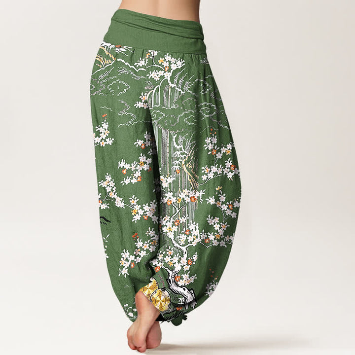 Buddha Stones Pantaloni harem da donna in puro cotone bianco con motivo floreale a tralci e nuvole di buon auspicio, con elastico in vita. - image 1