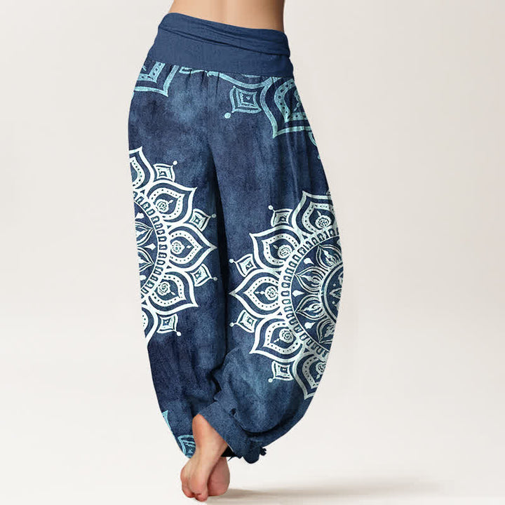 Buddha Stones Pantaloni harem da donna in puro cotone bianco con motivo floreale mandala e vita elasticizzata. - image 9
