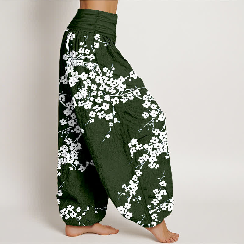 Buddha Stones Pantaloni harem da donna in puro cotone con motivo a rami fioriti bianchi e vita elasticizzata. - image 7