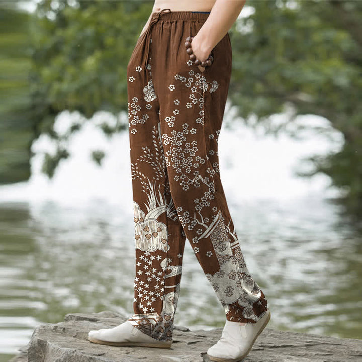 Buddha Stones Pantaloni da uomo affusolati in cotone bianco con fantasia floreale e nuvole, con tasche. - image 5