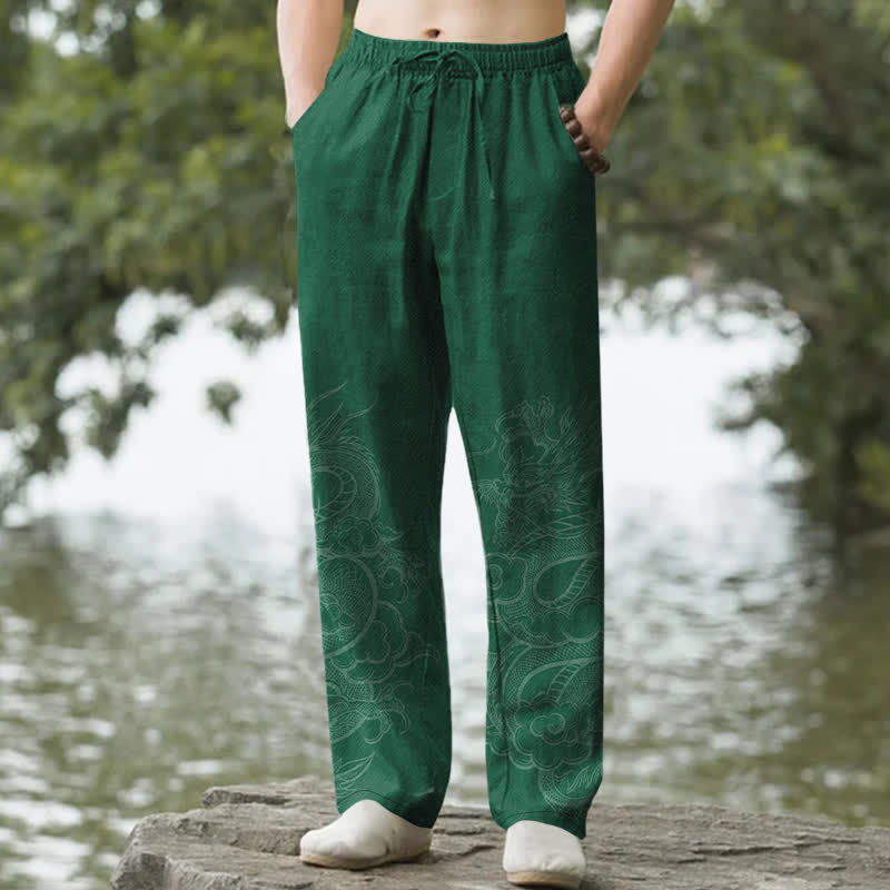 Buddha Stones Pantaloni da uomo affusolati in cotone con una delicata fantasia a drago e tasche. - Verde studentesco - US/UK/AU50, EU60 (5XL) - image 4
