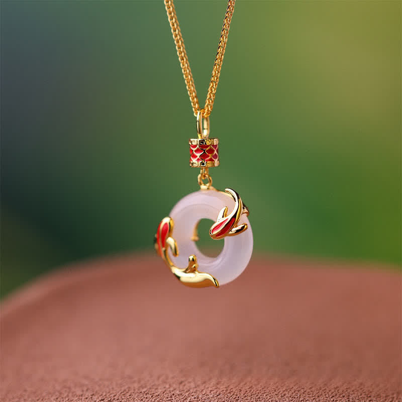 Buddha Stones Collana rotonda con fibbia a forma di pesce koi in calcedonio bianco, simbolo di successo e pace. - image 4