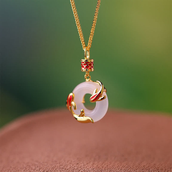 Buddha Stones Collana rotonda con fibbia a forma di pesce koi in calcedonio bianco, simbolo di successo e pace. - image 4