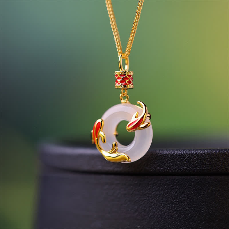 Buddha Stones Collana rotonda con fibbia a forma di pesce koi in calcedonio bianco, simbolo di successo e pace. - image 1