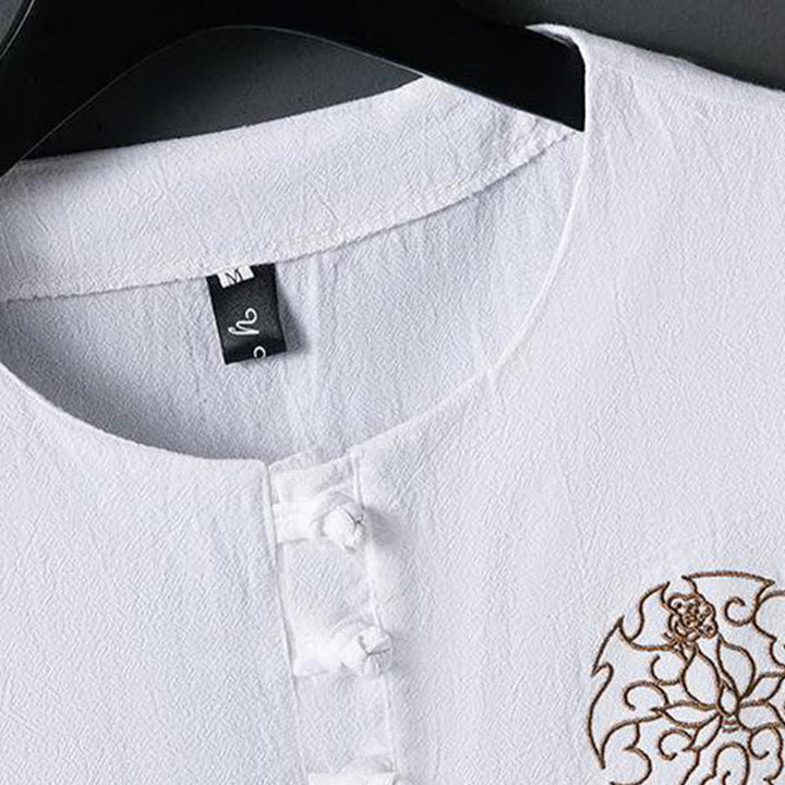 Buddha Stones Camicia da uomo a maniche corte estiva casual con bottoni a forma di rana e ricami floreali. - image 2