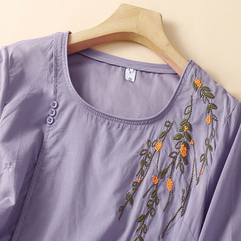 Buddha Stones T-shirt da donna a maniche corte, girocollo, con ricamo floreale, ideale per l'estate. - image 1