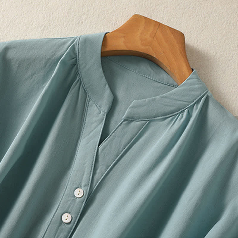 Buddha Stones Camicia da donna estiva casual a maniche corte con colletto alla coreana, mezzo bottone e maniche a sbuffo, tinta unita. - image 2