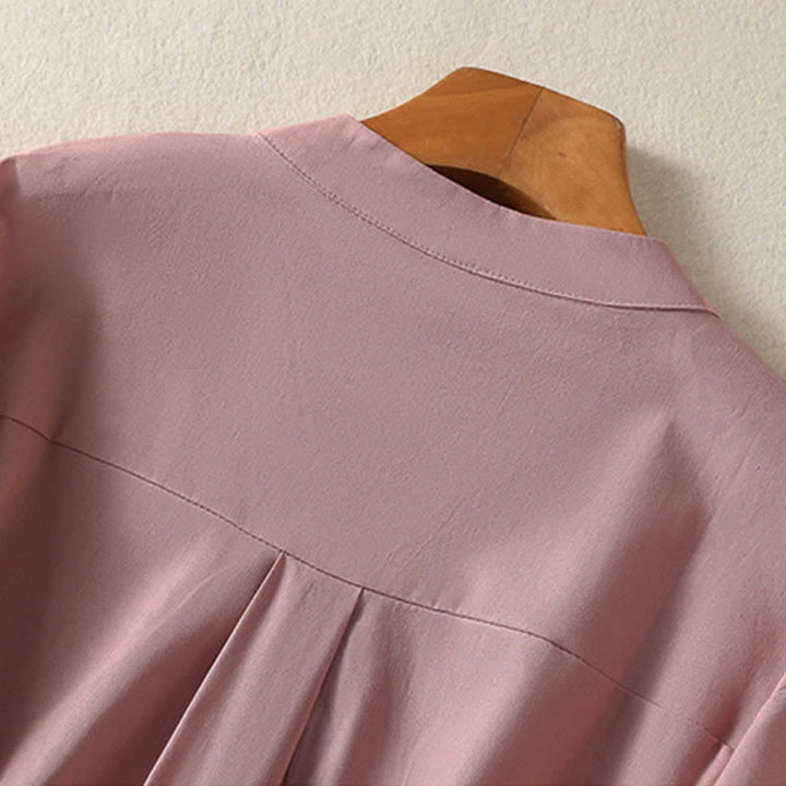 Buddha Stones Camicia da donna estiva casual a maniche corte con colletto alla coreana, mezzo bottone e maniche a sbuffo, tinta unita. - image 11