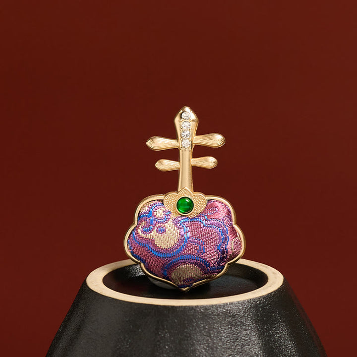Buddha Stones Spilla energetica a forma di pipa viola, realizzata a mano in broccato Song Brocade - Grande pipa viola - Canzone Brocade (Prosperità♥Armonia) - image 1