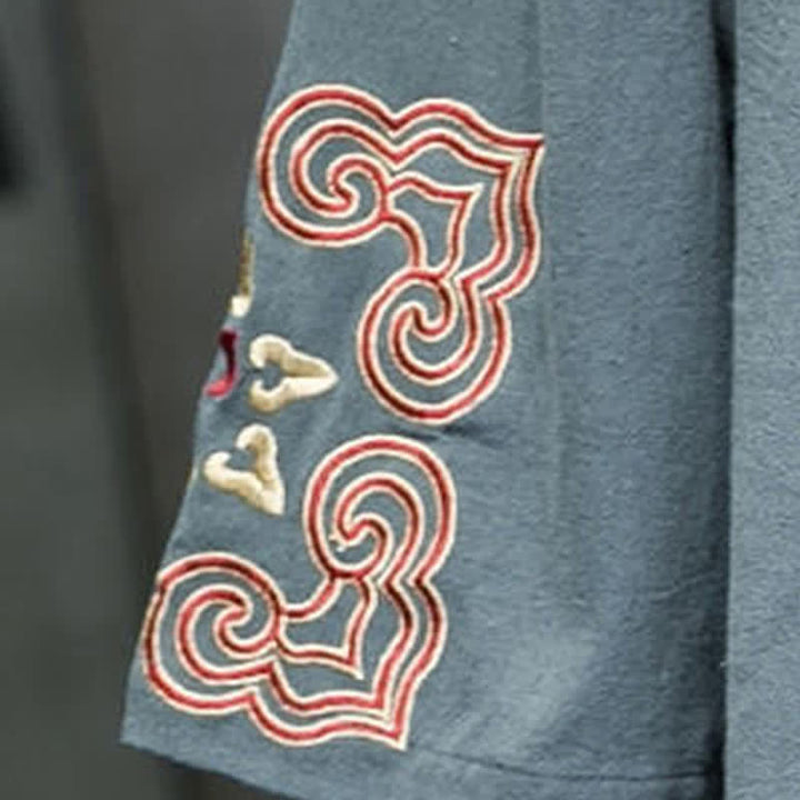 Buddha Stones Camicia da uomo a maniche corte con scollo a V, ricamo, un bottone a rana e stampa floreale, stile Summer Tang. - image 5
