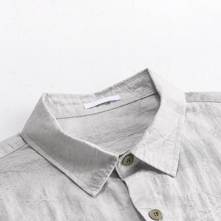 Buddha Stones Camicia da uomo primaverile/estiva casual minimalista con bottoni, tinta unita grigio inchiostro e taschino applicato. - image 6