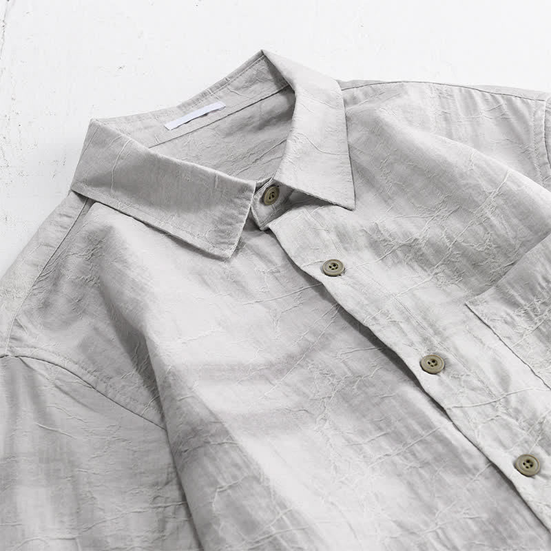Buddha Stones Camicia da uomo primaverile/estiva casual minimalista con bottoni, tinta unita grigio inchiostro e taschino applicato. - image 5