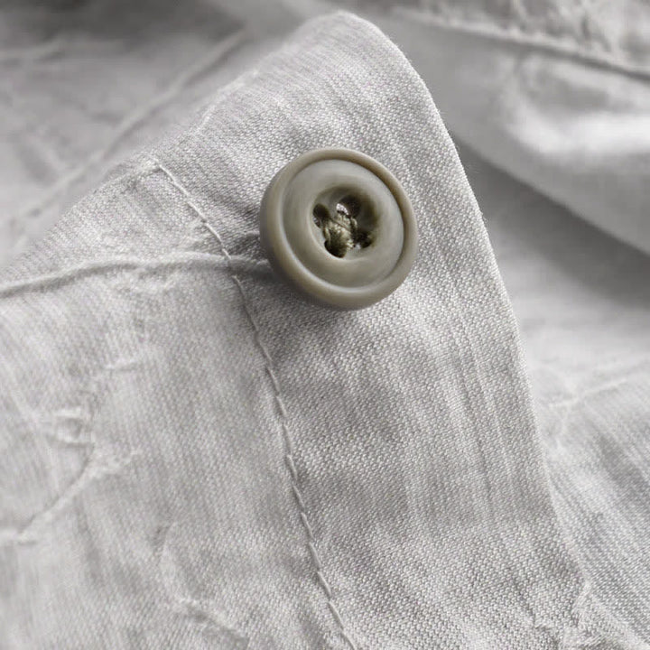 Buddha Stones Camicia da uomo primaverile/estiva casual minimalista con bottoni, tinta unita grigio inchiostro e taschino applicato. - image 7
