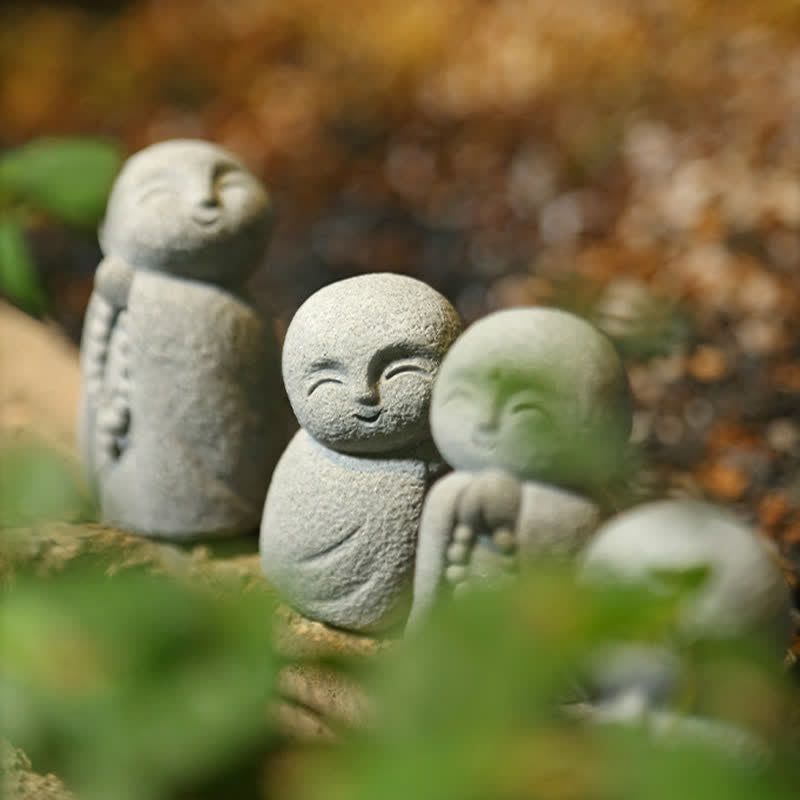 Buddha Stones Piccola statua in resina del Buddha Ksitigarbha in preghiera, raffigurante la compassione e la meditazione. - image 21
