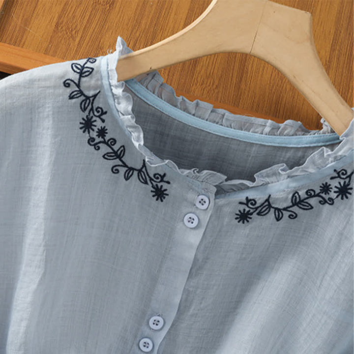 Buddha Stones Camicia da donna estiva casual vintage azzurra con ricami e bottoni, maniche a tre quarti. - image 4