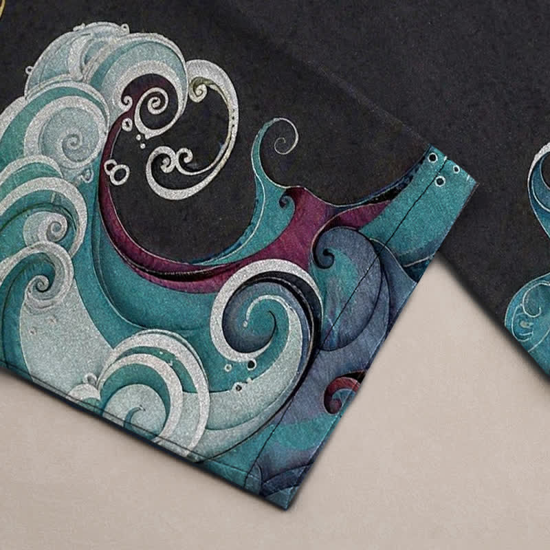 Buddha Stones Pantaloni da uomo affusolati con tasche, in cotone, con stampa di nuvole, gru e onde oceaniche. - image 3
