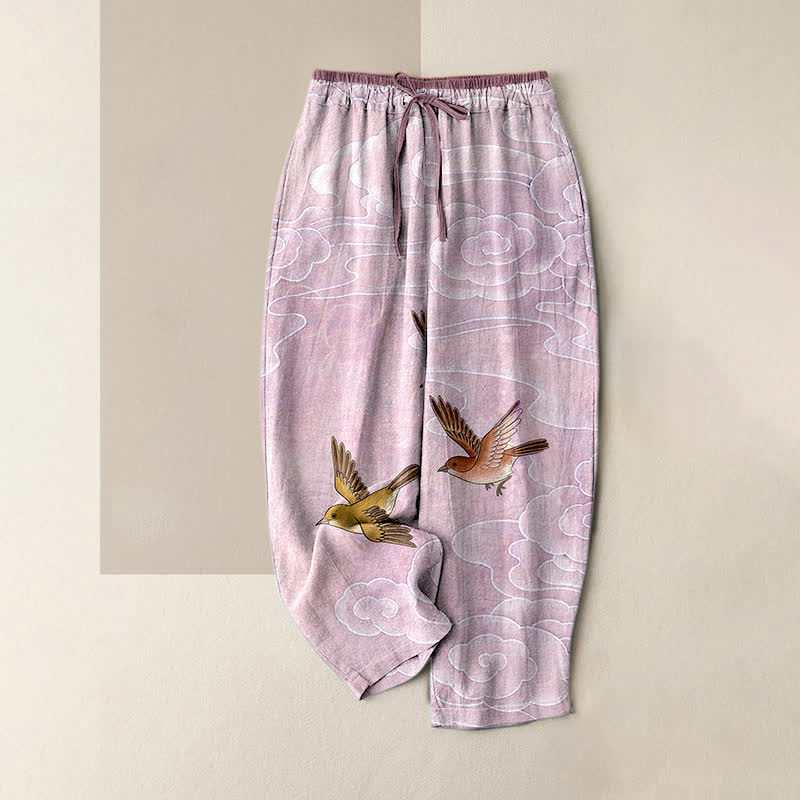 Buddha Stones Pantaloni da donna in puro cotone con elastico in vita e tasche, fantasia nuvole e uccelli in volo. - Prugna - US16, UK/AU20, EU48 (3XL) - image 4