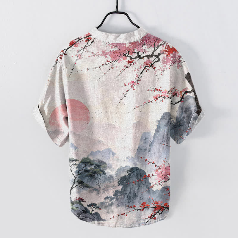 Buddha Stones Camicia da uomo a maniche corte con mezza abbottonatura, stampa paesaggio con fiori di pruno e motivo a inchiostro di cotone. - image 1