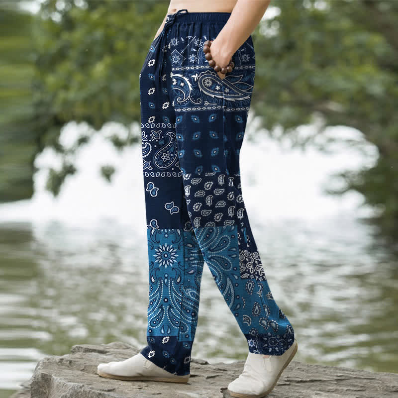 Buddha Stones Pantaloni da uomo affusolati con tasche, in cotone con motivo paisley. - image 1