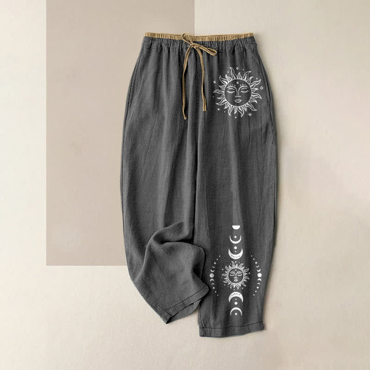 Buddha Stones Pantaloni da donna in puro cotone con elastico in vita e tasche, fantasia celeste sole, luna e stelle. - Grigio tenue - US16, UK/AU20, EU48 (3XL) - image 4