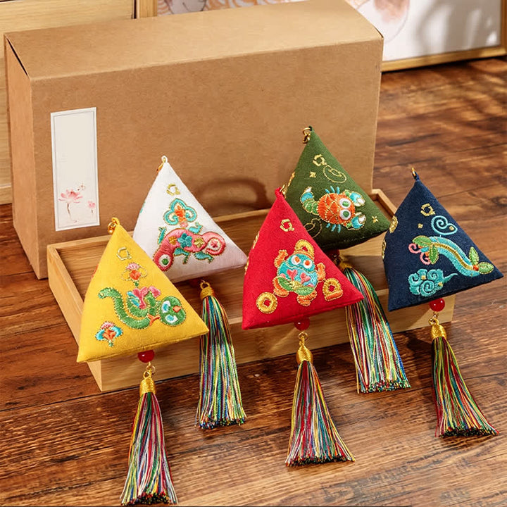 Buddha Stones Ricamo Zongzi Triangolo Scorpione Simpatico Animale Decorazione - image 23