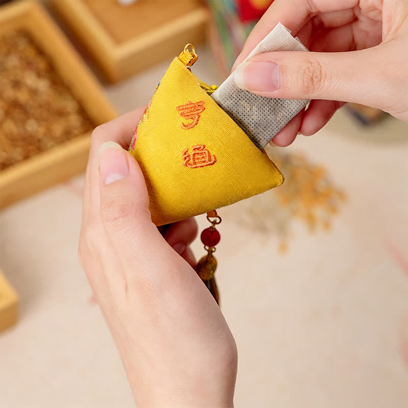 Buddha Stones Ricamo Zongzi Triangolo Scorpione Simpatico Animale Decorazione - image 12