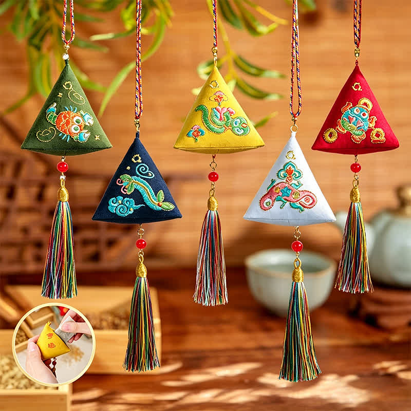 Buddha Stones Ricamo Zongzi Triangolo Scorpione Simpatico Animale Decorazione - image 25