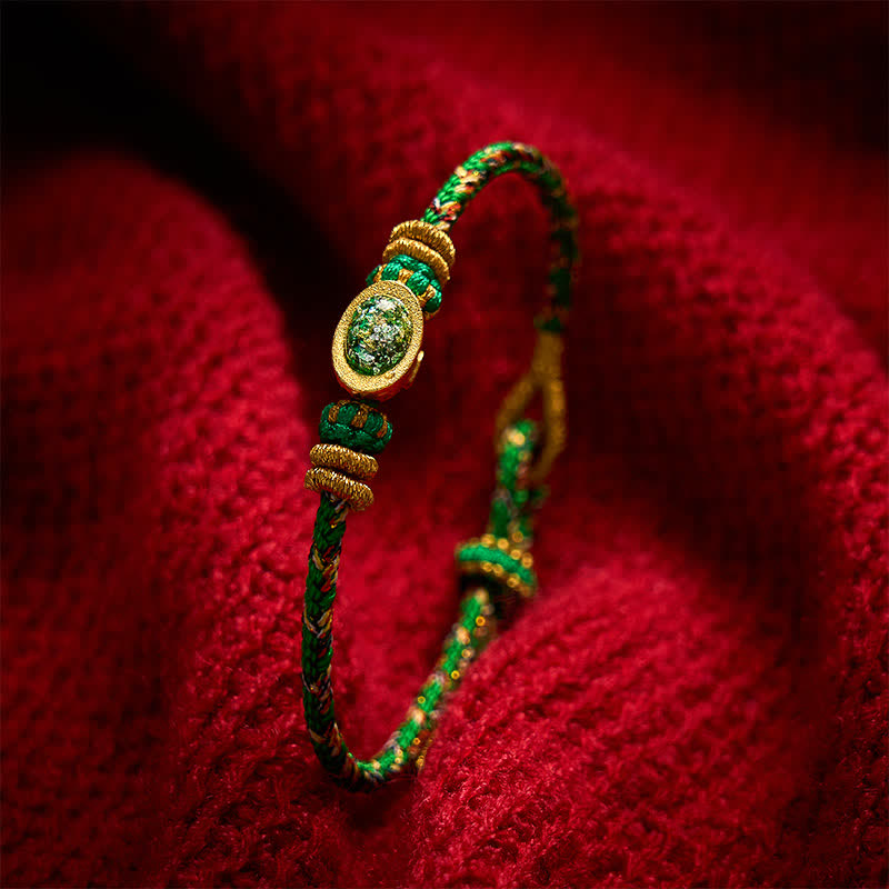 Braccialetto regolabile Buddha Stones, cinque colori, filo verde intrecciato a mano, lingotti verdi e amuleti di fiori di pruno per la protezione. - Verde - Con accessorio Yuanbao - image 0