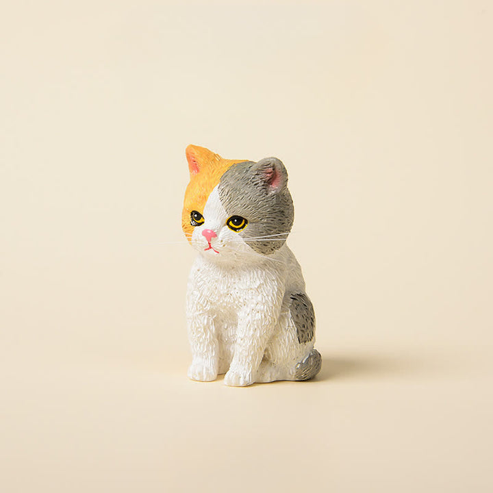 Buddha Stones Mini gatto in resina dipinta, famiglia di gattini dall'aria malinconica, decorazione carina con animali - Calicò - image 9