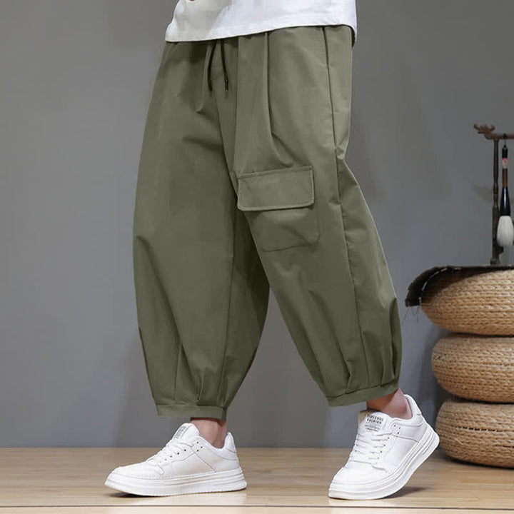 Buddha Stones Pantaloni capri estivi casual minimalisti con coulisse, pantaloni harem da uomo con tasche - Verde Mare Scuro - US/UK/AU46, EU56 (5XL) - image 0