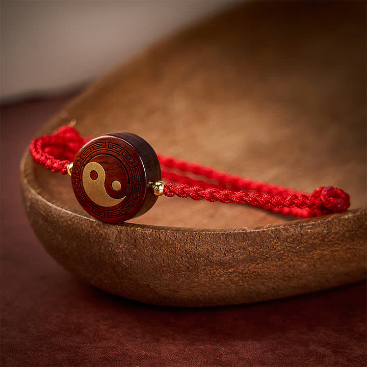 Buddha Stones Braccialetto di protezione Yin Yang in legno di sandalo viola con cordino rosso - image 3