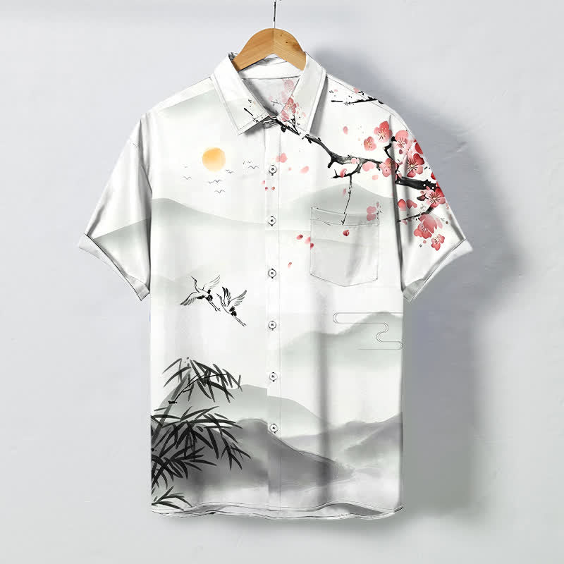 Buddha Stones Camicia da uomo a maniche corte con motivo paesaggio, gru, bambù e fiori di prugno, bottoni, resistente alle pieghe e traspirante. - Bianco - US/UK/AU48, EU58 (4XL) - image 0