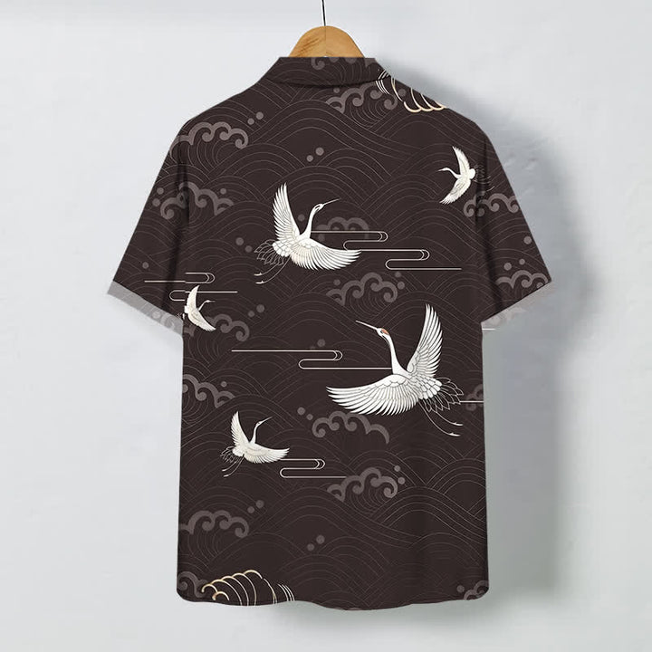 Buddha Stones Camicia da uomo a maniche corte traspirante con bottoni e motivo a onde e nuvole, con stampa gru. - image 1