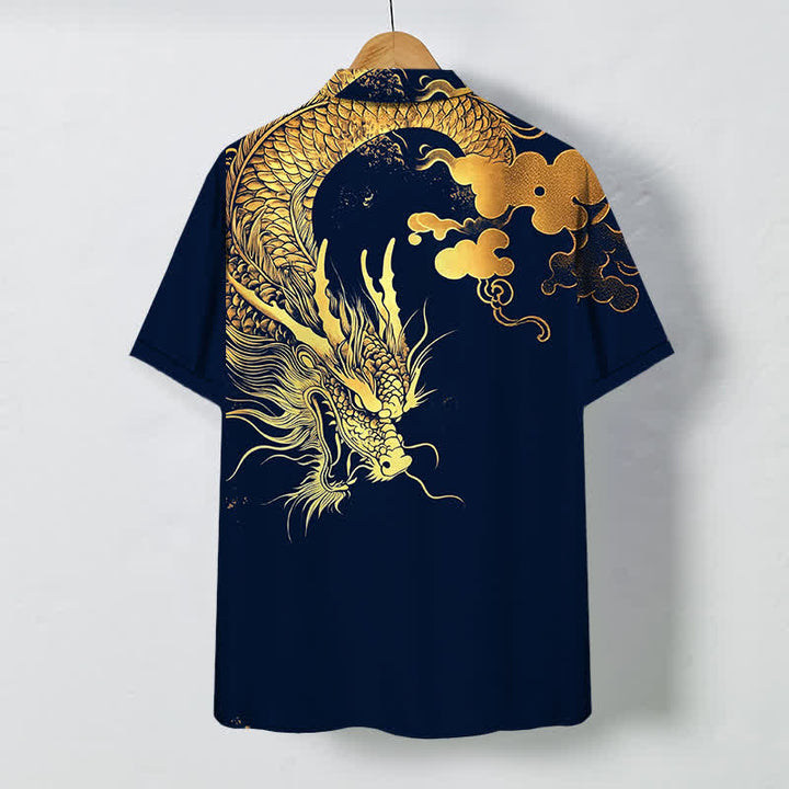 Buddha Stones Camicia da uomo a maniche corte con bottoni a fantasia drago dorato e nuvole, resistente alle pieghe. - image 1