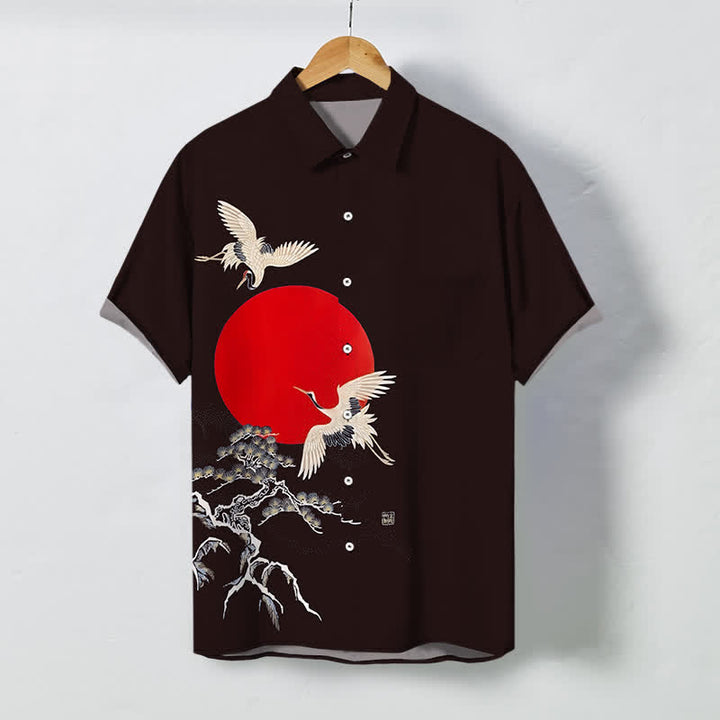 Buddha Stones Camicia da uomo a maniche corte con bottoni a fantasia "Red Sun Crane Pine", resistente alle pieghe. - Marrone sella - US/UK/AU48, EU58 (4XL) - image 10