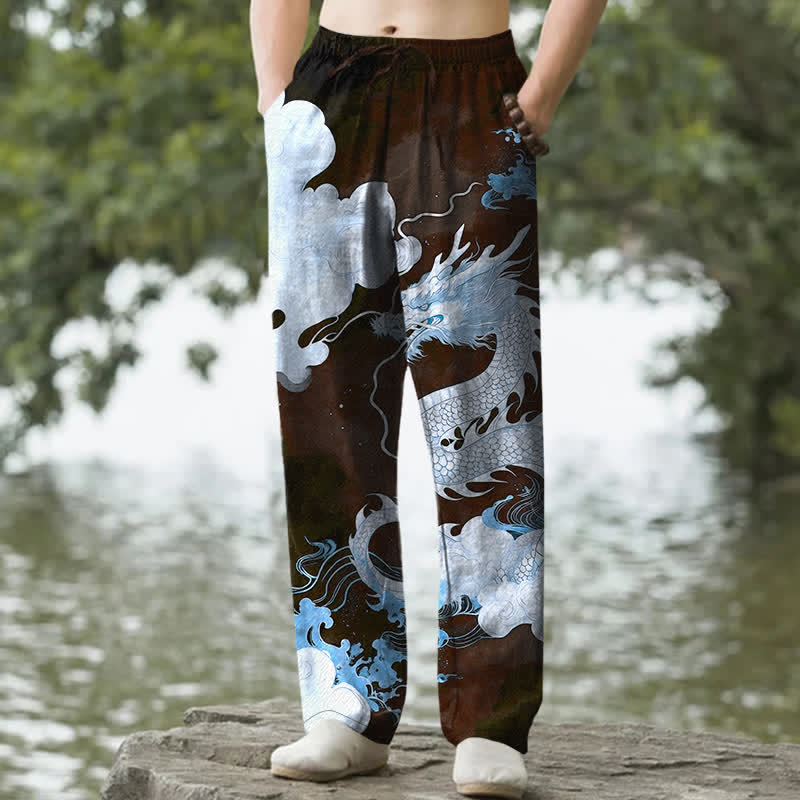 Buddha Stones Pantaloni da uomo affusolati in cotone con motivo drago e nuvole, con tasche. - Marrone sella - US/UK/AU50, EU60 (5XL) - image 4