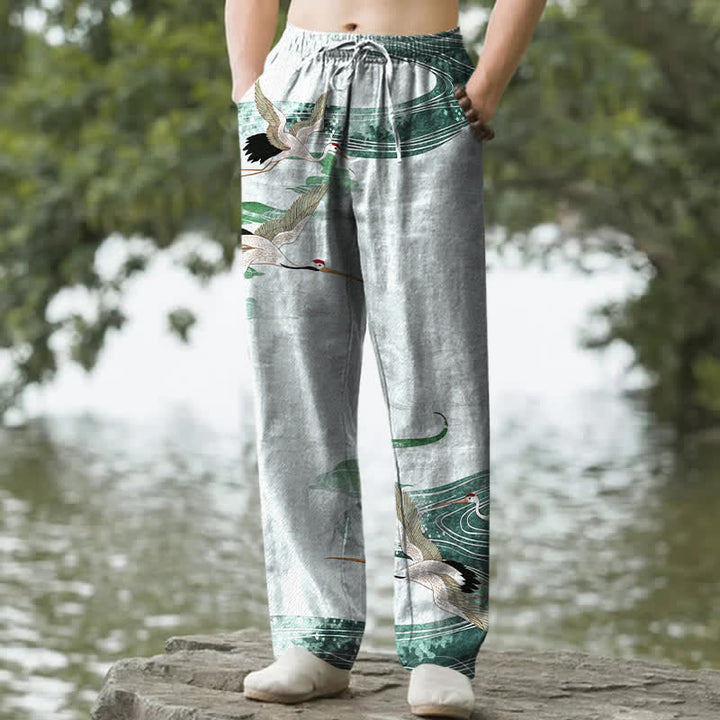 Buddha Stones Pantaloni da uomo affusolati in cotone bianco con motivo a onde e stampa gru, con tasche. - image 6