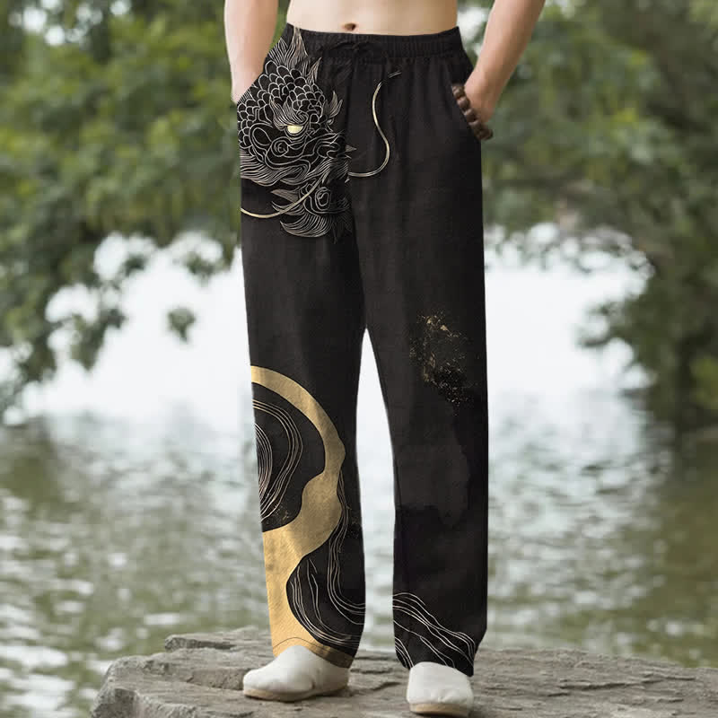 Buddha Stones Pantaloni da uomo affusolati in cotone con motivo a onde di drago dorato e tasche. - Nero - US/UK/AU50, EU60 (5XL) - image 0